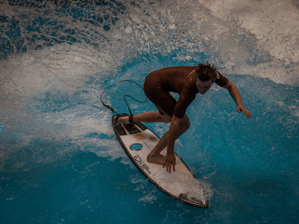Niki Sandhoff beim Surfen