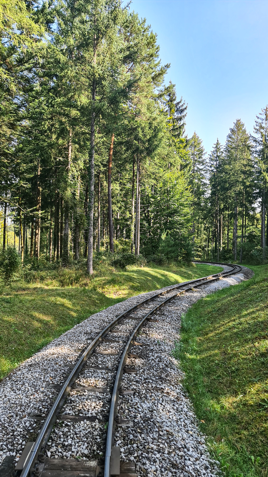 Bahnfahrt © Melanie Deisl