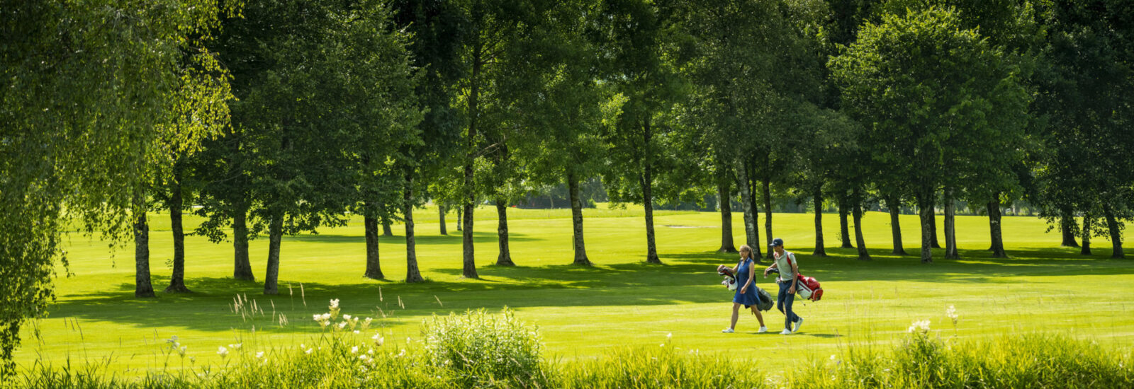 Die 27-Loch Golfanlage des Golfclub Radstadt bietet dem Golfer ein spektakuläres Panorama, die Radstädter Tauern mit ihren schroffen Gipfeln zur einen Seite, das schneebedeckte Dachsteingebirge zur anderen Seite. Hier findet der Golfer einen hervorragend gepflegten 18-Loch Turnier Platz, einen 9-Loch Akademie Platz sowie großzügige Trainingseinrichtungen.