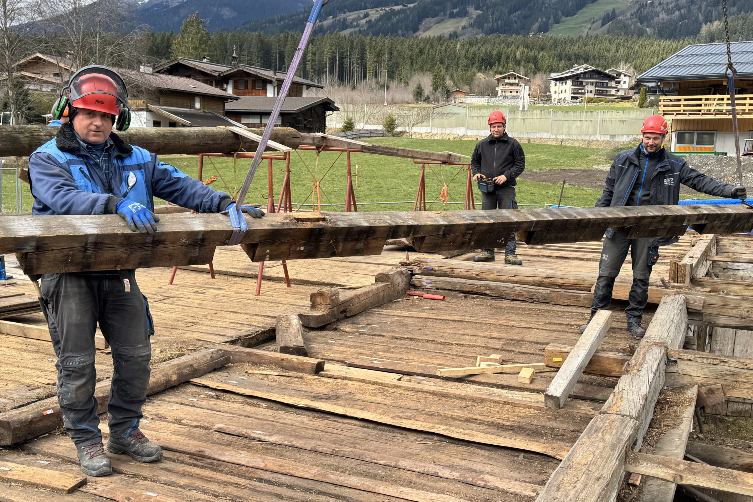 In Neukirchen am Großvenediger wurde der alte Rinderstall des Scherer-Gütls aus dem 18. Jahrhundert abgebaut. ©Land Salzburg