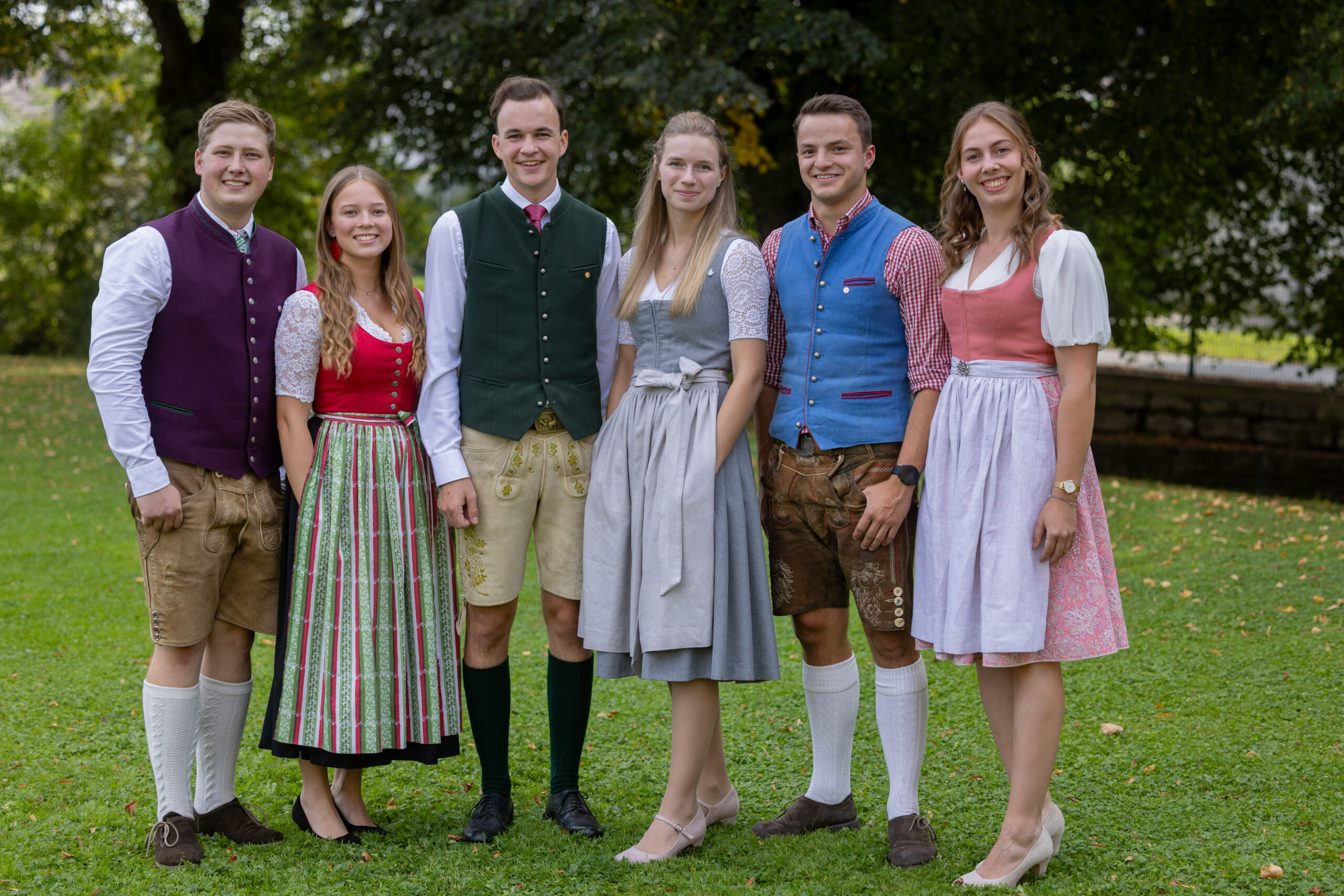 Die neugewählte Landesleitung der Landjugend Salzburg v.l.n.r. Landesleiter-Stv. Michael Hollaus, Landesleiterin-Stv. Kerstin Voggenberger, Landesleiter Noah Fischer, Landesleiterin Sarah Nestler, Landesleiter-Stv. Johannes Unterrainer, Landesleiterin-Stv. Angelika Trickl, ©Wildbild – Doris Wild