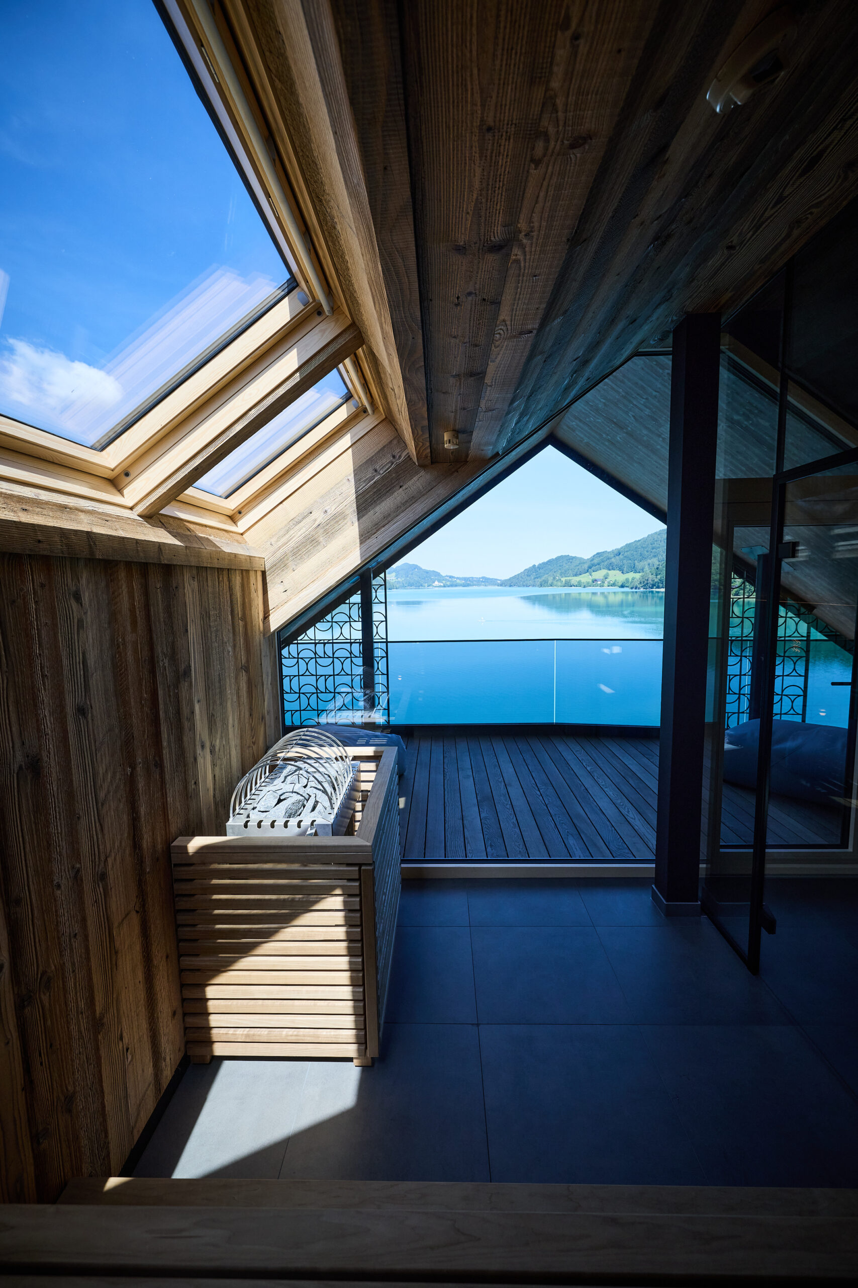 Panoramasauna mit Blick auf den Fuschlsee © Vogl's Nest