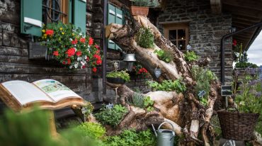 Der Kräutergarten vor der Bürglalm