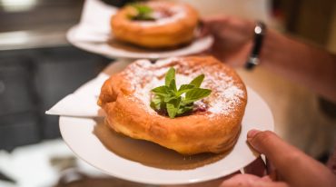 Der fertige Bauernkrapfen mit Granggnsoße
